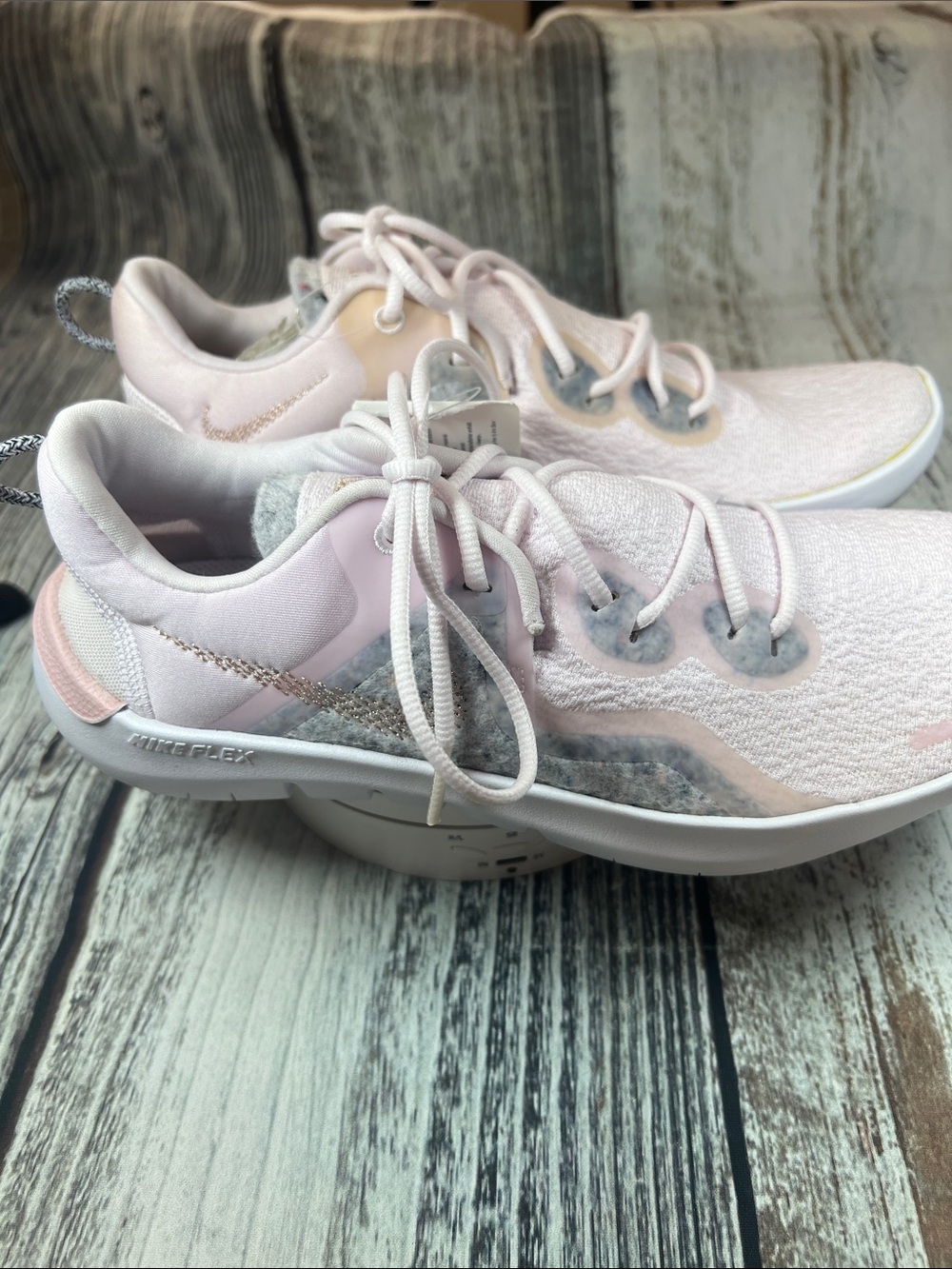 WMS NIKE FLEX 2021 RN LIGHT VIOLET/MTLC RED BRONZE CHAMPAGNE SZ 8